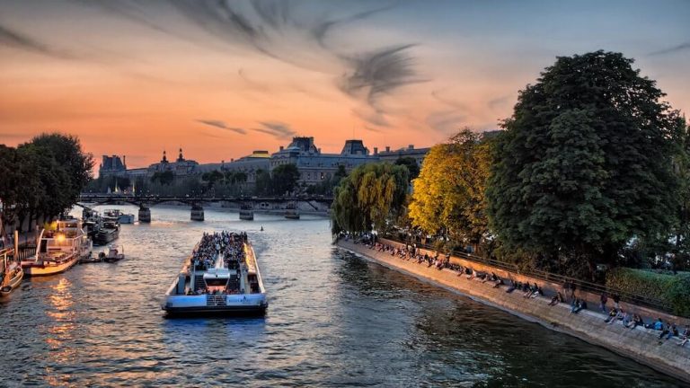 Seine in the evening | Paris Bucket List