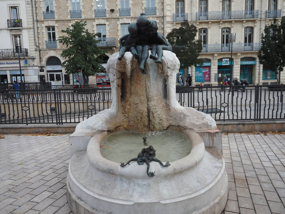 Dijon Burgundy travel guide - Found with frogs and children in Dijon