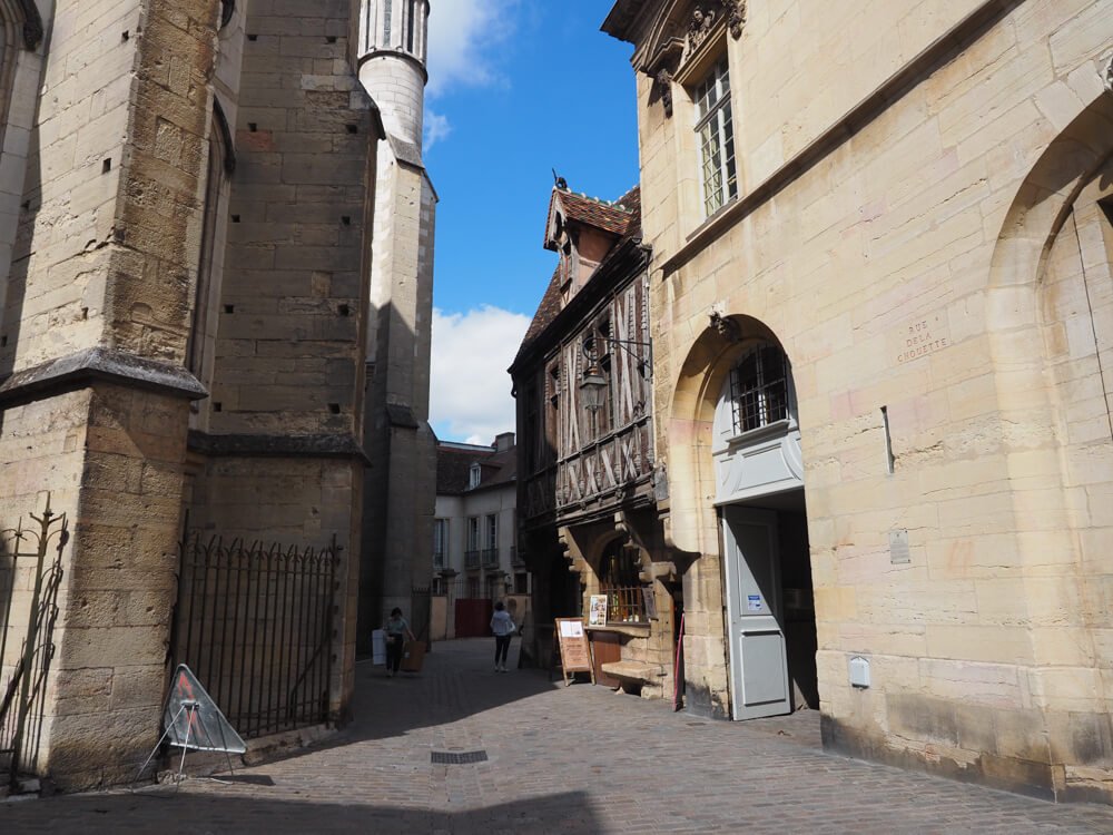 Old Rue de la chouette in Dijon