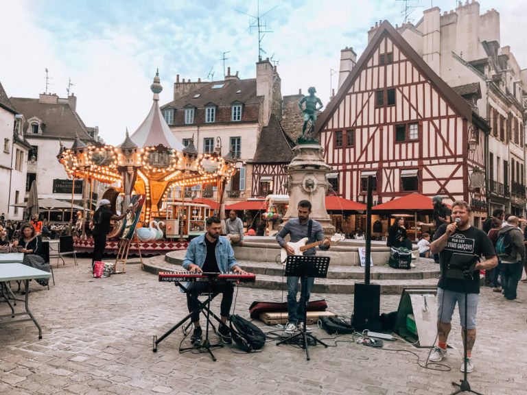 Whimsical carousel and band playing in the middle of Dijon - Dijon in a weekend