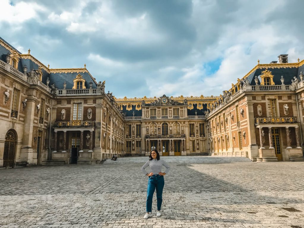 Kat in front of Chateau de Versailles