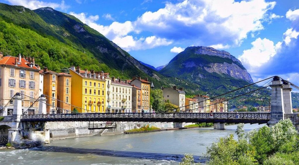 17 Best Things to do in Grenoble, France |Saint-Laurent Footbridge