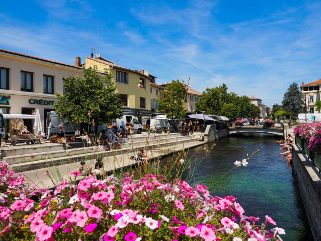 L'Isle-sur-la-Sorgue flower lined canal
