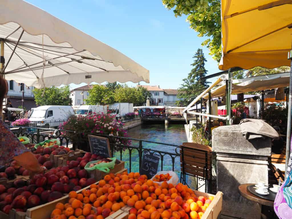 Market day L'Isle-sur-la-Sorgue