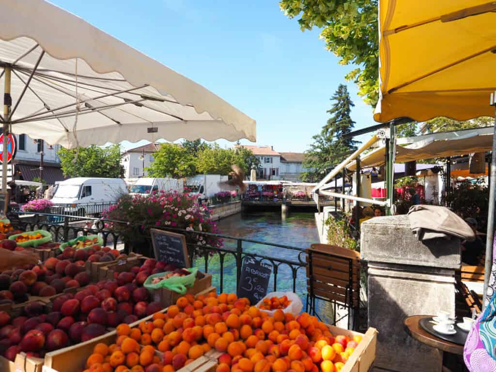 Market day in L'Isle-sur-la-Sorgue