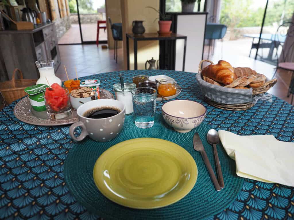 breakfast at Le Verger in Gordes