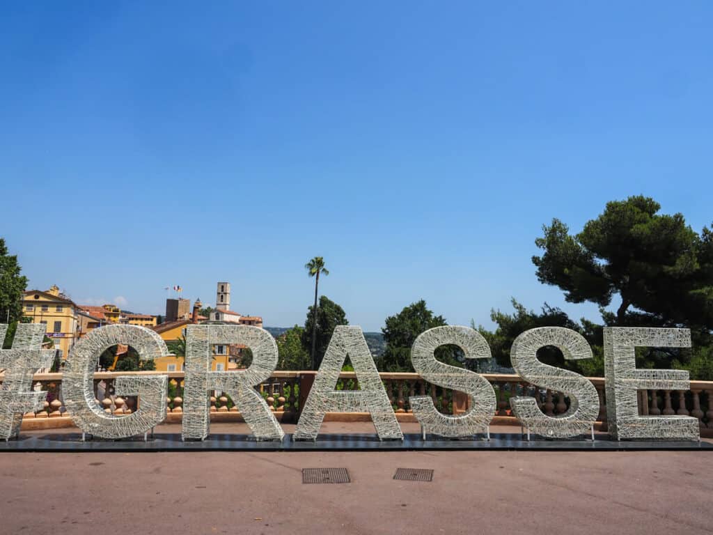 Grasse sign