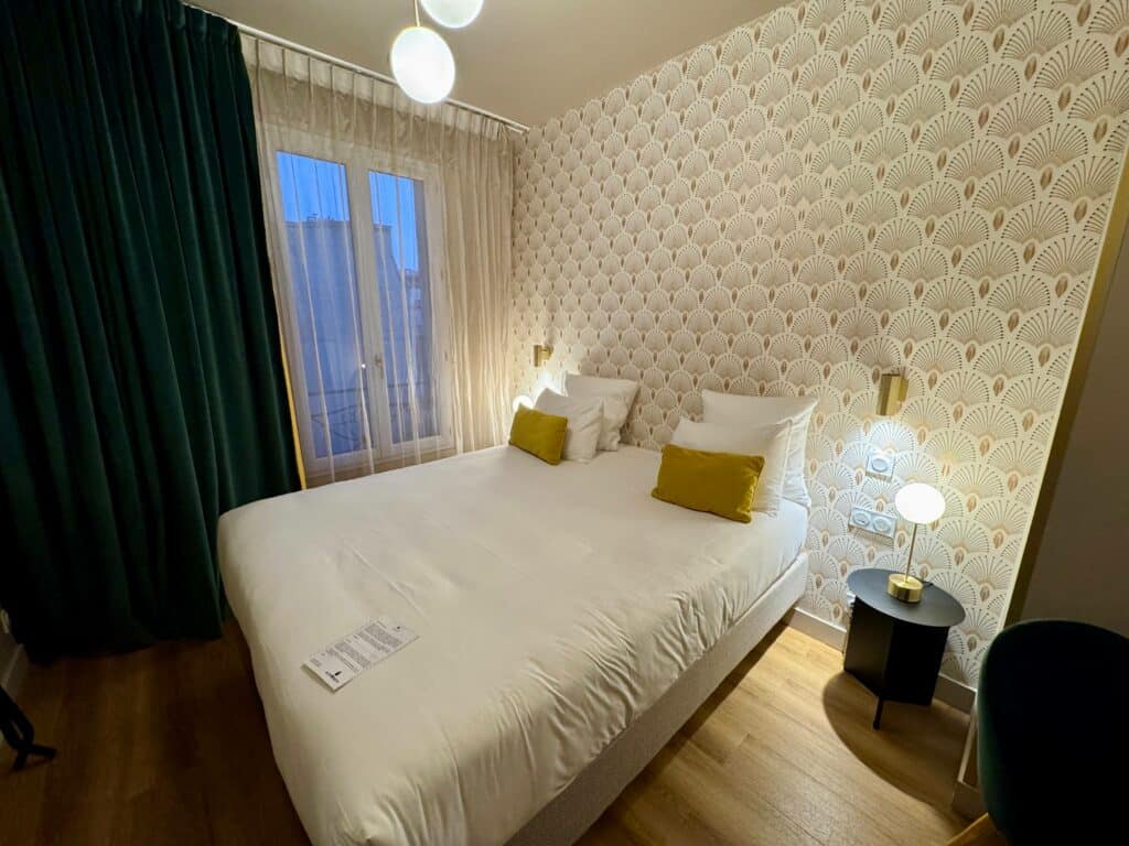 Room at Hotel Artemisia Montmartre