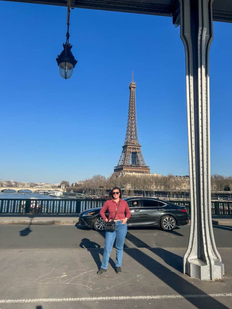 Kat under Pont de Bir-Hakeim with Eiffel Tower in the background
