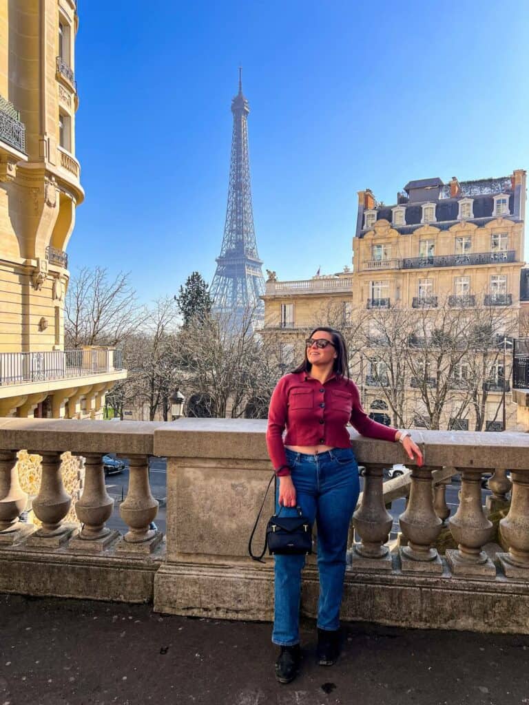 Kat at Avenue de Camoens