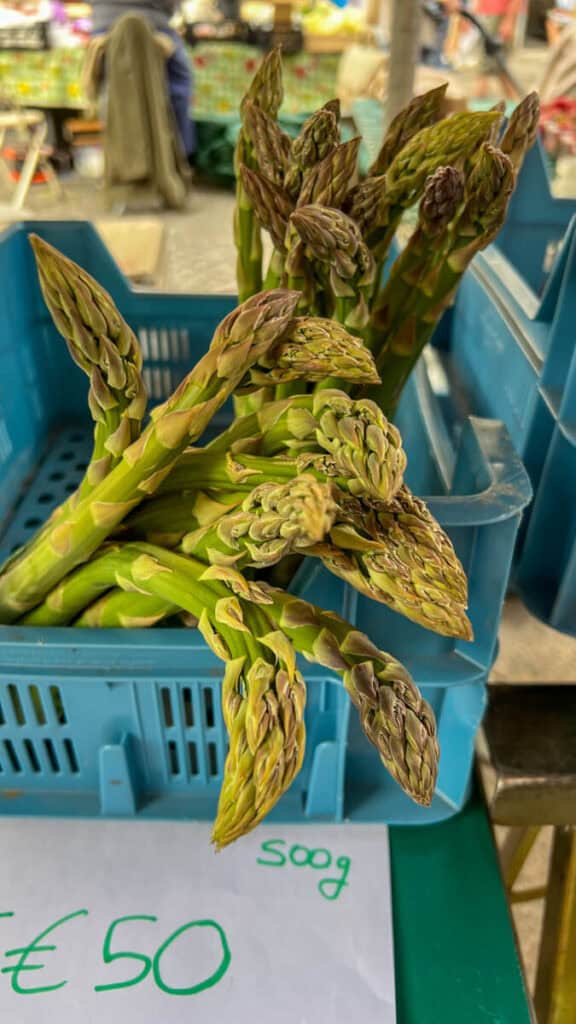Asparagus at the market in Cahors