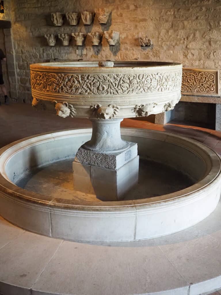 Font in Carcassonne