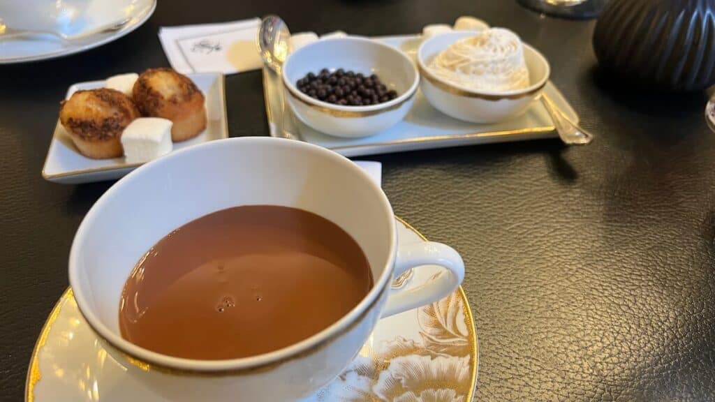 La Galerie Hotel George V Hot Chocolate